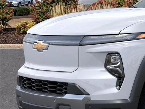 New 2026 Chevrolet Silverado EV LT image 13