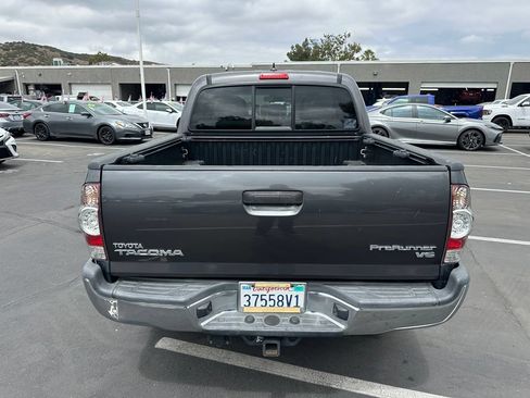 Used 2015 Toyota Tacoma PreRunner w/ TRD Off-Road Package RWD image 3
