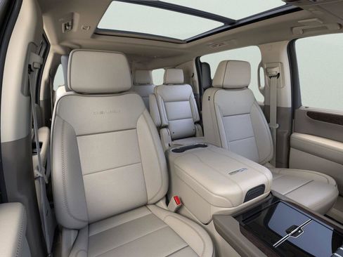 New 2026 GMC Yukon XL Denali w/ Denali Reserve Package image 16