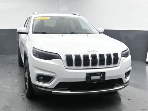 Used 2019 Jeep Cherokee Limited image 3