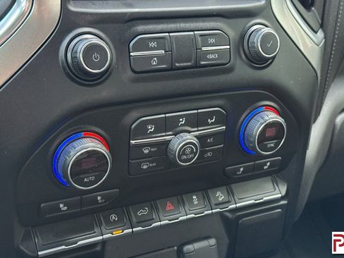 Used 2019 Chevrolet Silverado 1500 RST image 23