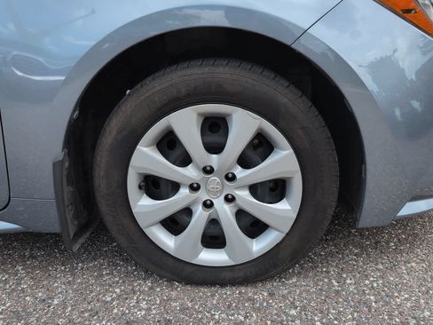 Used 2021 Toyota Corolla LE FWD image 11