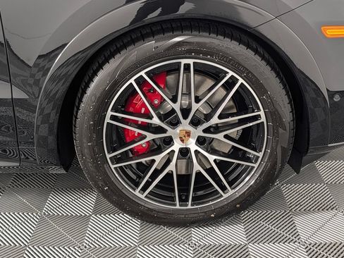 New 2026 Porsche Cayenne GTS AWD/4WD image 14