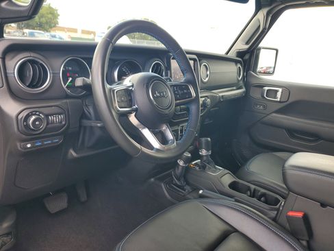 Used 2022 Jeep Wrangler Unlimited Rubicon 4xe w/ Steel Bumper Group image 9