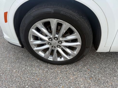 Used 2020 Cadillac XT6 Premium Luxury image 32