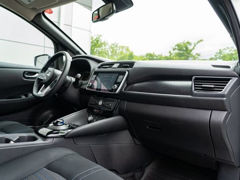 Certified 2025 Nissan Leaf SV Plus FWD image 28