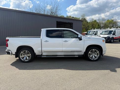 Used 2023 Chevrolet Silverado 1500 High Country w/ Technology Package AWD/4WD image 2
