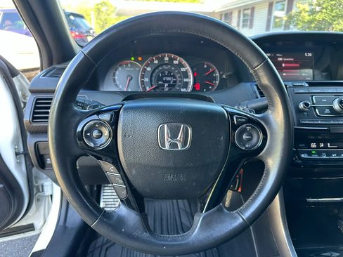 Used 2017 Honda Accord Sport image 20