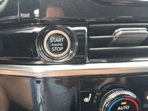 Used 2023 Nissan Pathfinder SV AWD/4WD image 9