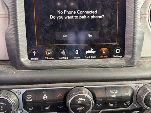 Used 2023 Jeep Gladiator Overland AWD/4WD image 8