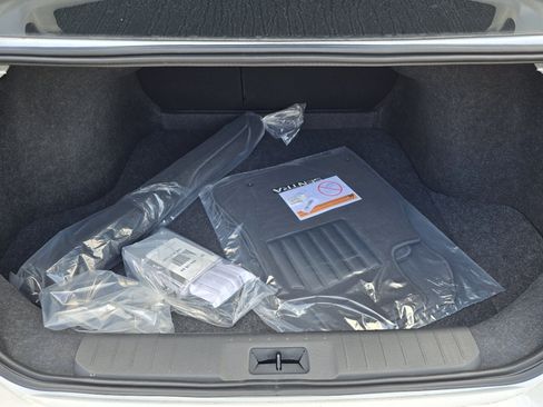 Used 2025 Nissan Sentra SV w/ SV Premium Package FWD image 7