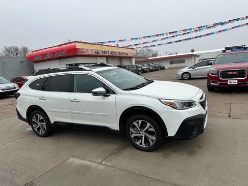 Used 2022 Subaru Outback Touring image 4