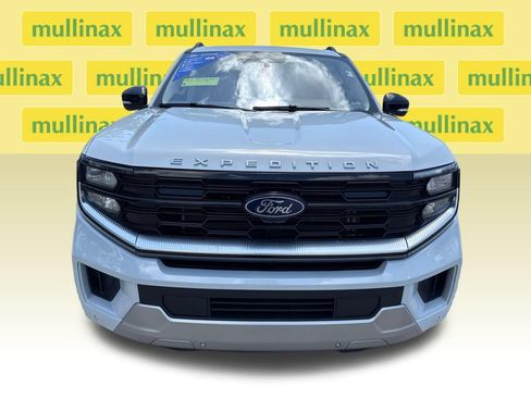Used 2025 Ford Expedition Max Platinum AWD/4WD image 12