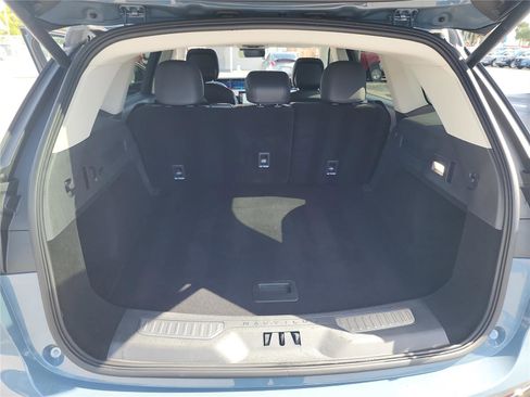 Used 2025 Lincoln Nautilus Premier image 18