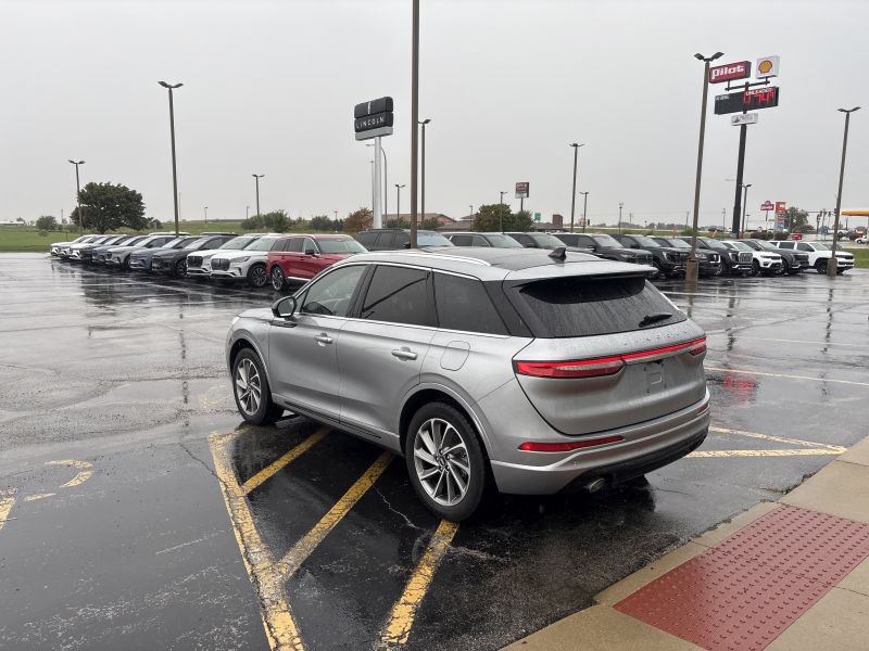 Used 2024 Lincoln Corsair Grand Touring AWD/4WD image 3