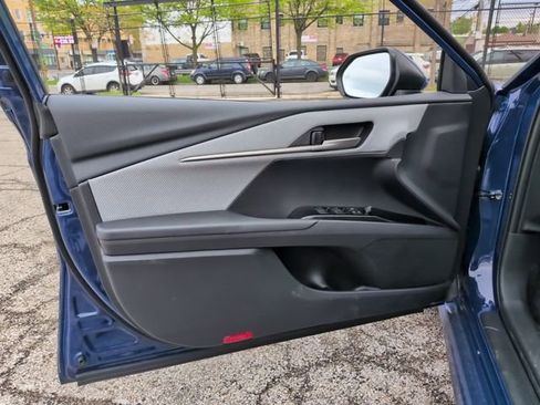 Used 2026 Toyota Camry SE AWD/4WD image 12
