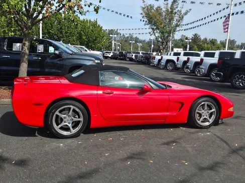 Used 2003 Chevrolet Corvette Convertible RWD image 3