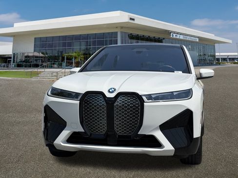 Used 2025 BMW iX M60 image 5