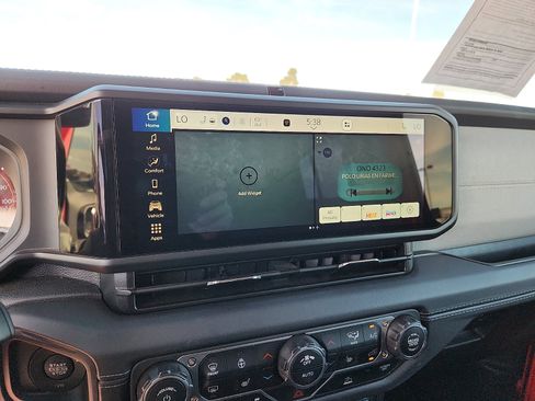 Used 2025 Jeep Wrangler Unlimited Sahara image 19