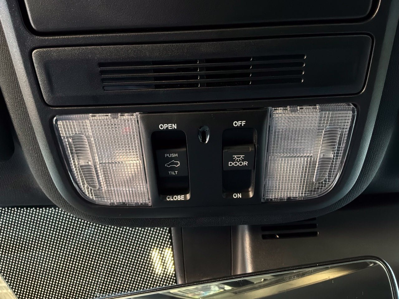 Used 2025 Honda Passport EX-L image 19