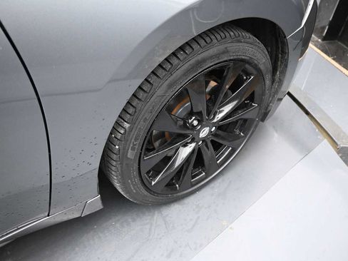 Used 2018 Nissan Maxima SR w/ Midnight Edition FWD image 14