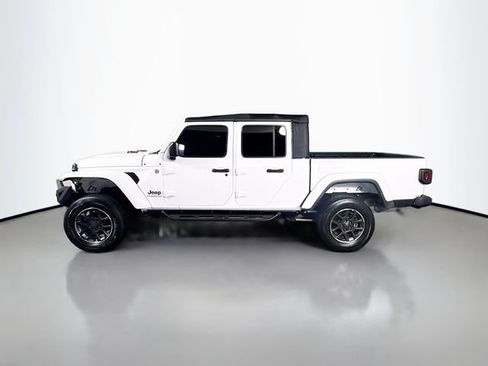 Used 2020 Jeep Gladiator Overland AWD/4WD image 9