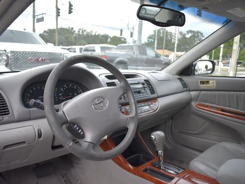 Used 2002 Toyota Camry LE image 9