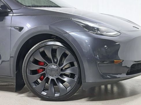 Used 2025 Tesla Model Y Performance image 5