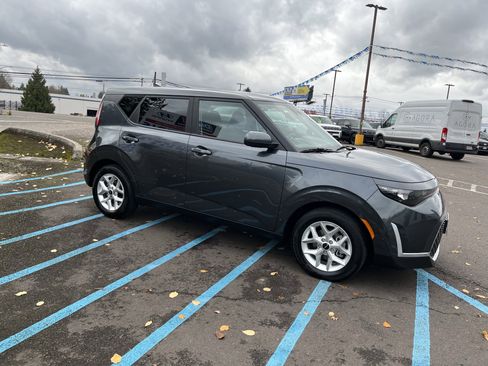 Used 2023 Kia Soul LX w/ Option Group 015 image 7