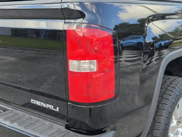 Used 2015 GMC Sierra 1500 Denali w/ Driver Alert Package AWD/4WD image 11