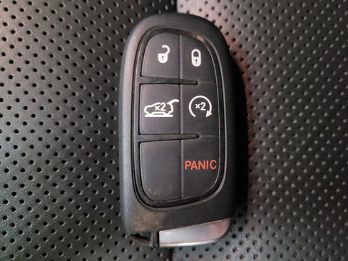 Used 2023 Jeep Cherokee Altitude Lux AWD/4WD image 32