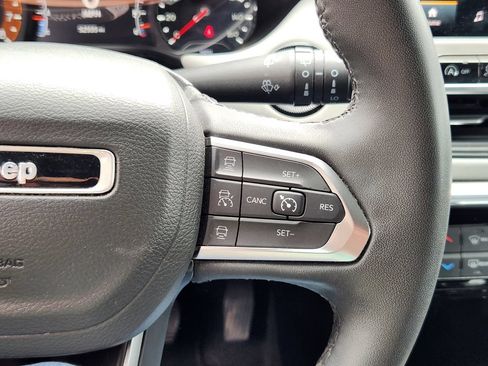 Used 2023 Jeep Compass Limited AWD/4WD image 19
