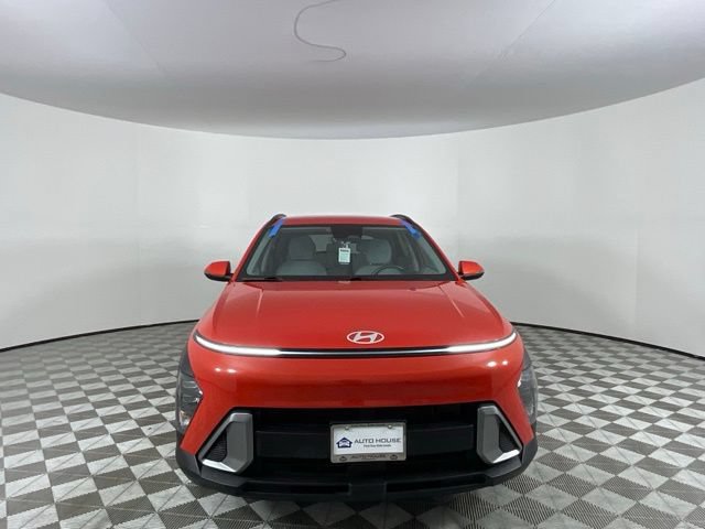 Used 2024 Hyundai Kona SEL w/ Convenience Package FWD image 2