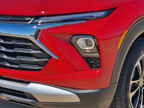 New 2026 Chevrolet TrailBlazer LT FWD image 8