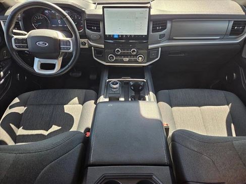Used 2022 Ford Expedition XLT image 17