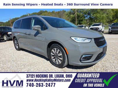 Used 2021 Chrysler Pacifica Touring-L