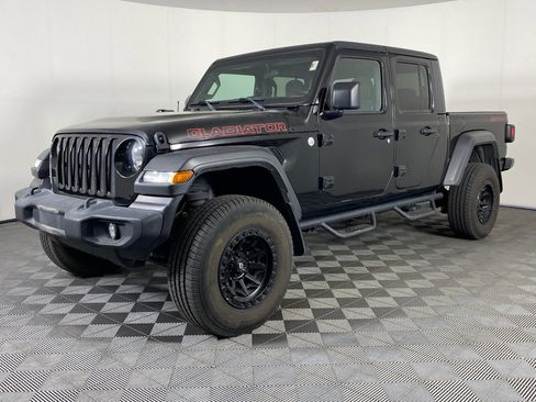 Used 2020 Jeep Gladiator Sport w/ Quick Order Package 24S AWD/4WD image 2