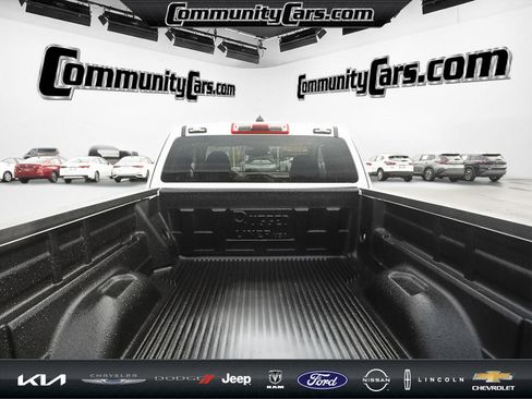 Used 2021 Chevrolet Colorado LT w/ Fleet Safety Package image 8