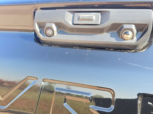 Used 2025 Chevrolet Silverado 2500 LTZ image 13