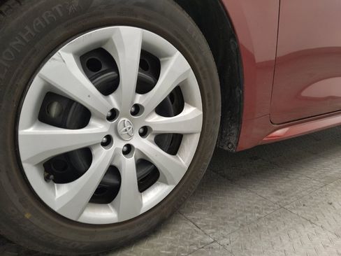 Used 2022 Toyota Corolla LE FWD image 30
