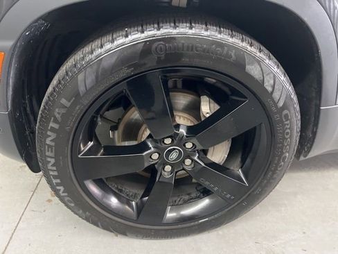 Used 2023 Land Rover Defender 130 S image 25