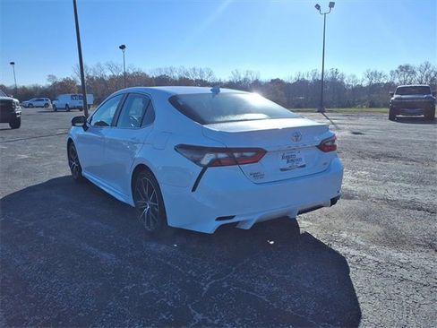 Used 2023 Toyota Camry SE image 19