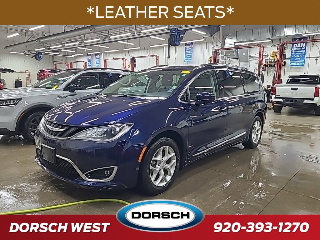 Used 2019 Chrysler Pacifica Touring-L Plus w/ Tire & Wheel Group FWD image 1