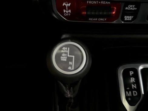 Used 2021 Jeep Wrangler Unlimited Rubicon AWD/4WD image 45