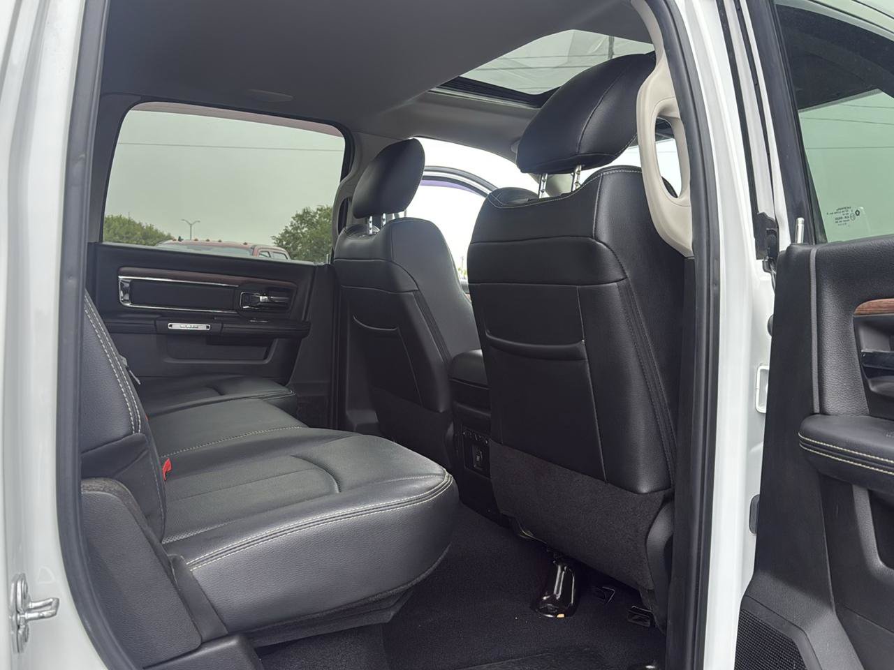 Used 2018 RAM 2500 Laramie w/ Convenience Group AWD/4WD image 29