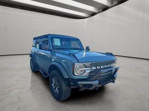 Used 2023 Ford Bronco Badlands image 7