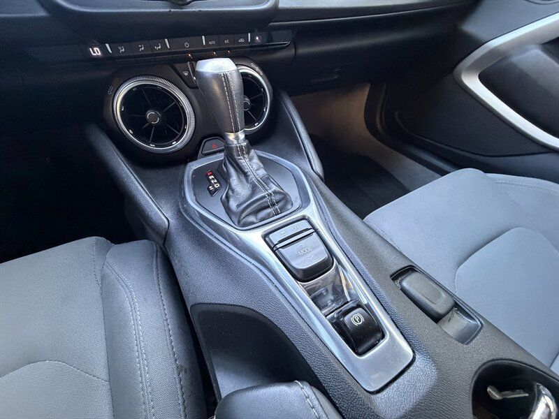 Used 2018 Chevrolet Camaro LT RWD image 16