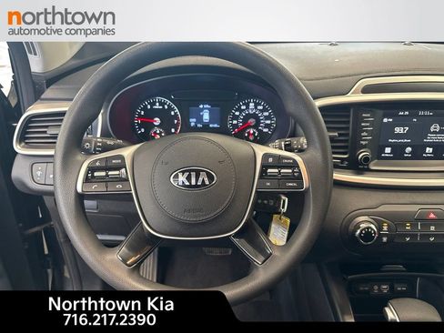 Used 2020 Kia Sorento LX FWD image 11