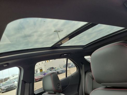 Used 2022 Chevrolet Equinox RS w/ RS Leather Package image 34