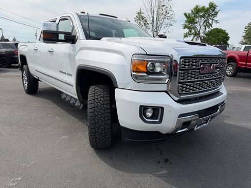 Used 2019 GMC Sierra 2500 Denali AWD/4WD image 3